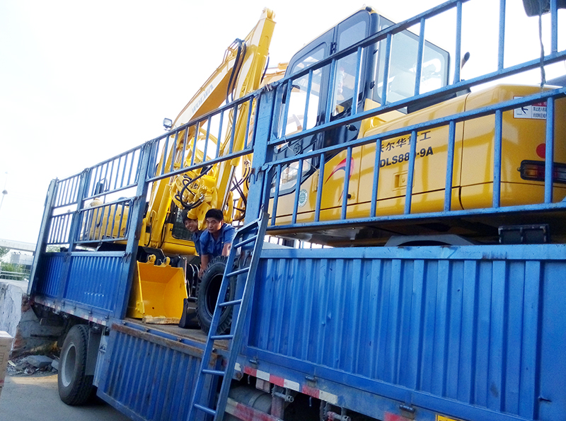 6臺沃爾華系列挖掘機出口菲律賓