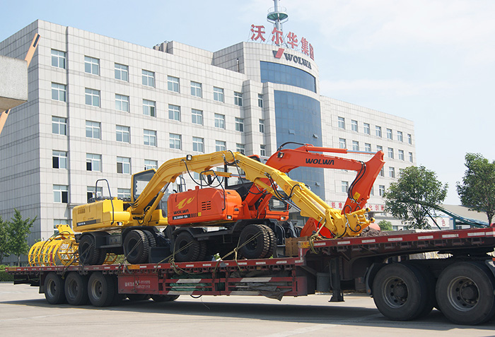 沃爾華集團6臺新型挖掘機順利出口烏茲別克斯坦