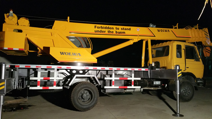 沃爾華集團12噸汽車起重機順利出口泰國