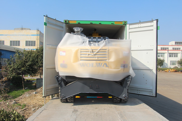 沃爾華集團(tuán)2臺(tái)挖掘機(jī)出口越南