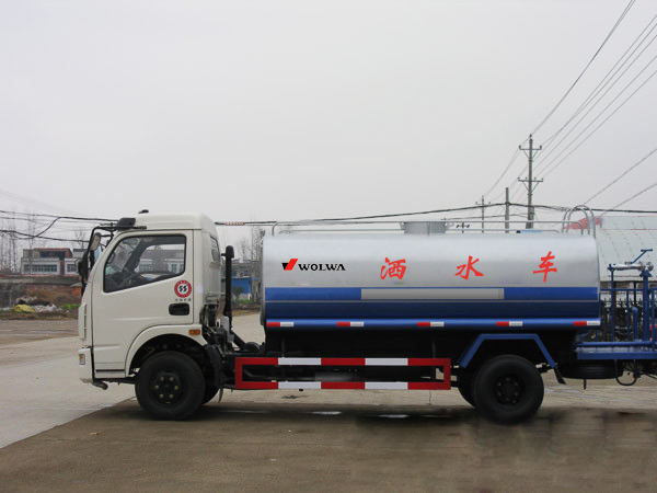 東風多利卡灑水車